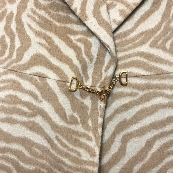 Carlisle Celebrity Animal Print Angora/Wool Blazer - Picture 6 of 8